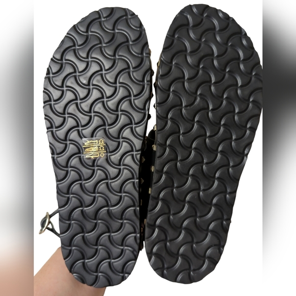✨NWOT✨ Women's/Black/Leather/Quilted/Studded/Metallic/Sandal/Sz 9 - Picture 4 of 7